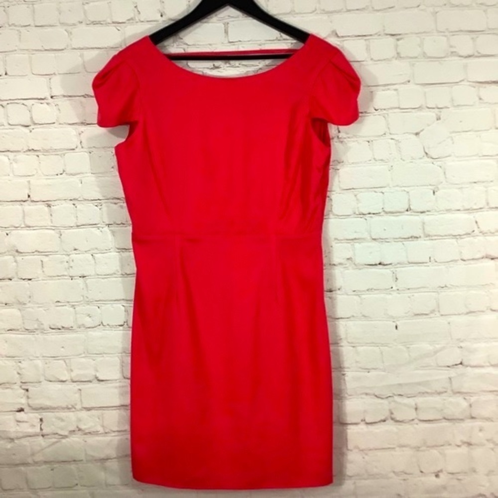 Annabelle Coral open‎ back cocktail dress